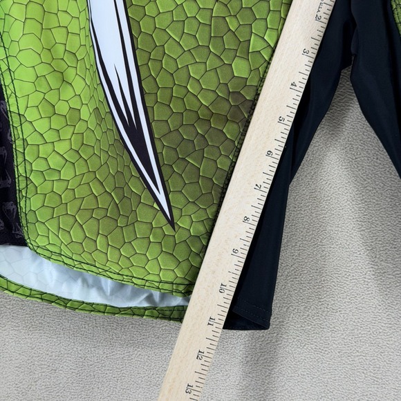 Venum MMA Fight Shorts Men's 34 Green Snake Skin Graphic Athletic Training - Picture 6 of 11